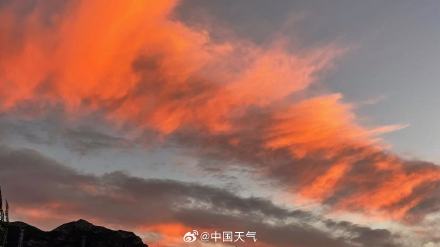 北京晚霞绚烂 长空尽染迎国庆