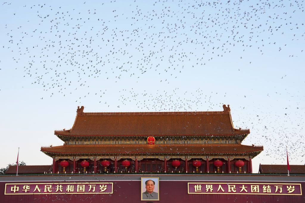 国庆升旗仪式在天安门广场举行 国庆升旗仪式在天安门广场举行