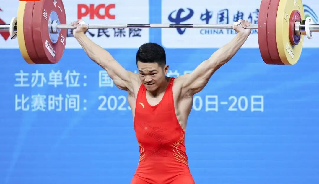 什么样的人，可以站在天安门观礼台上，看国庆升国旗仪式？