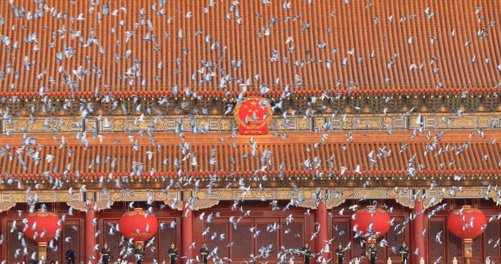 国庆升旗仪式在天安门广场举行 国庆升旗仪式在天安门广场举行