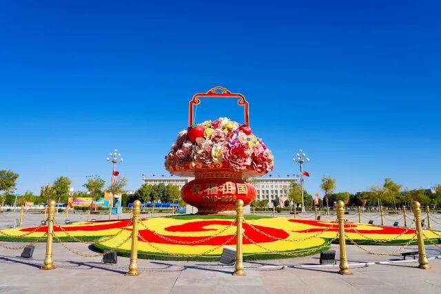 五星红旗迎风招展！内蒙古各地国庆氛围感拉满