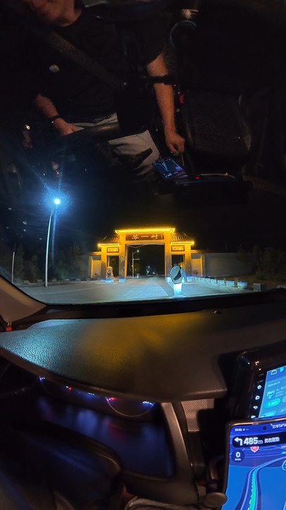 夜晚女子照料住院父亲后准备回家,身上仅剩13元,出租车司机不免单却圈粉无数 夜晚女子照料住院父亲后准备回家,身上仅剩13元,出租车司机不免单却圈粉无数
