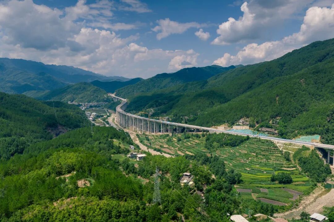 4小时→1小时!四川米仓大道今日建成通车 4小时→1小时!四川米仓大道今日建成通车