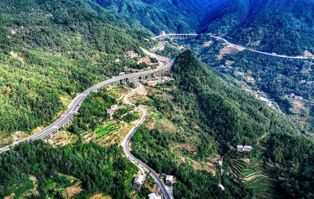4小时→1小时!四川米仓大道今日建成通车 4小时→1小时!四川米仓大道今日建成通车