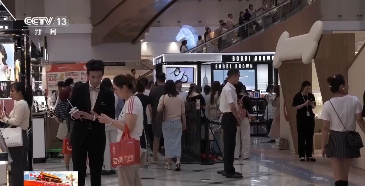 老百货装“新内容” 上海南京路把“流量”变“留量” 老百货装“新内容” 上海南京路把“流量”变“留量”