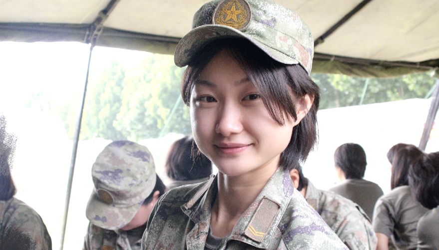 什么样的人，可以站在天安门观礼台上，看国庆升国旗仪式？