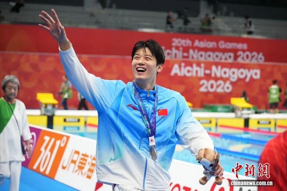 鏖战抽筋、老将坚守、对手互敬……亚运会上，那些超越胜负的动人场面