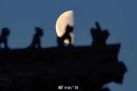 年度最大下弦月将亮相夜空 年度最大下弦月将亮相夜空
