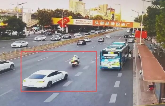 济南交警紧急护送患儿就医,5分钟打通“生命通道” 济南交警紧急护送患儿就医,5分钟打通“生命通道”