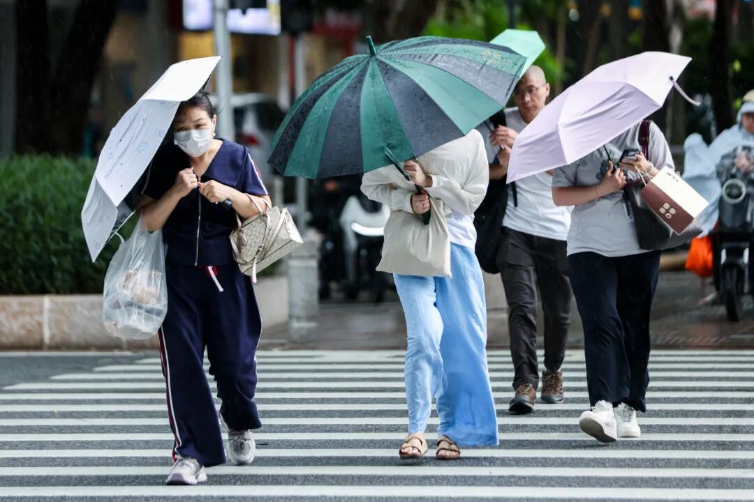 “被雷声吵醒”,网友凌晨纷纷发帖!广州今起雷雨多发,冷空气马上到 “被雷声吵醒”,网友凌晨纷纷发帖!广州今起雷雨多发,冷空气马上到