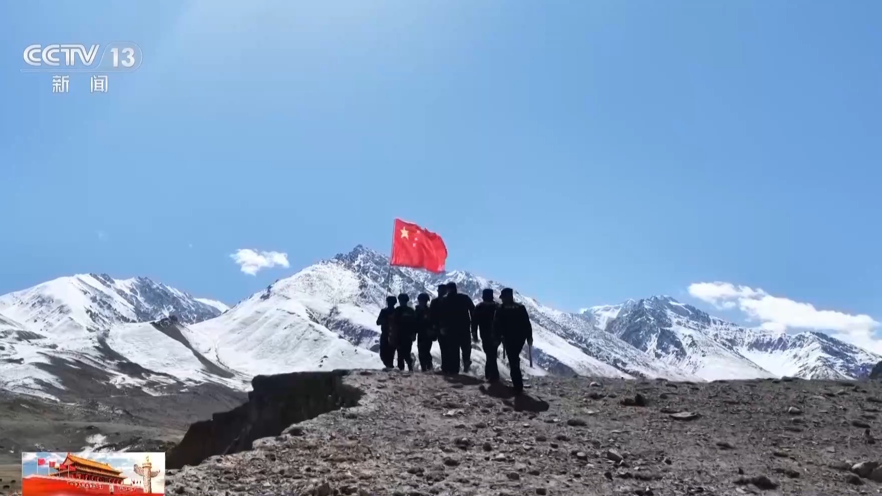 “放牧就是为国守边” 塔吉克族少年雪域高原的国旗情缘
