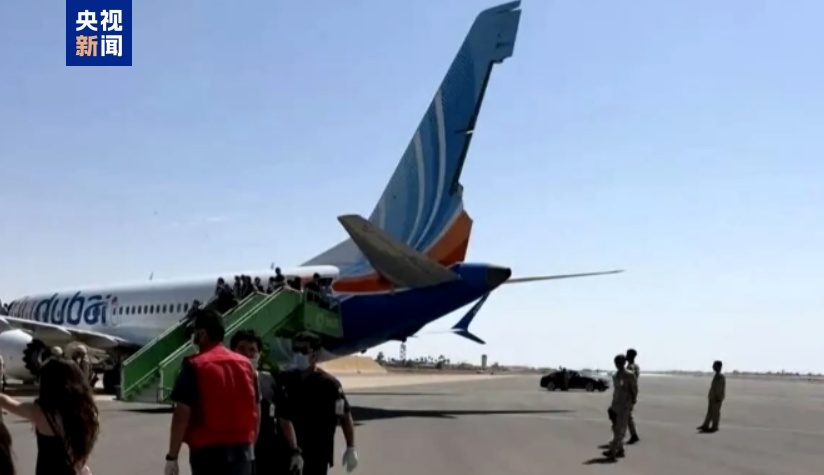 迪拜航空惊魂：机长被刺后拼死打开舱门，救下180余人！以总理誓言报复