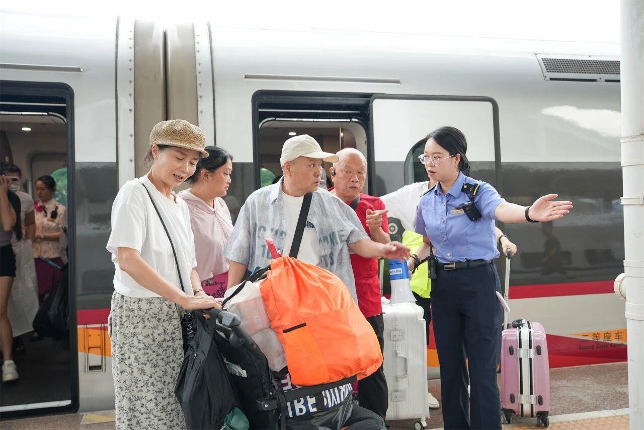 老年旅客淡季火车票将享“折上折”相关优惠车票明起陆续发售