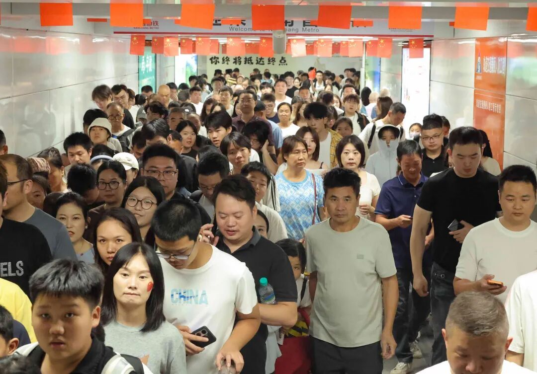 又破纪录了！国庆首日，南昌地铁客运量272.84万人次