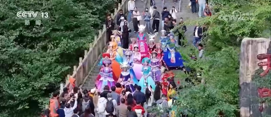 逛古建、赏非遗、看表演 文化之美“多点开花”添彩国庆假期 逛古建、赏非遗、看表演 文化之美“多点开花”添彩国庆假期