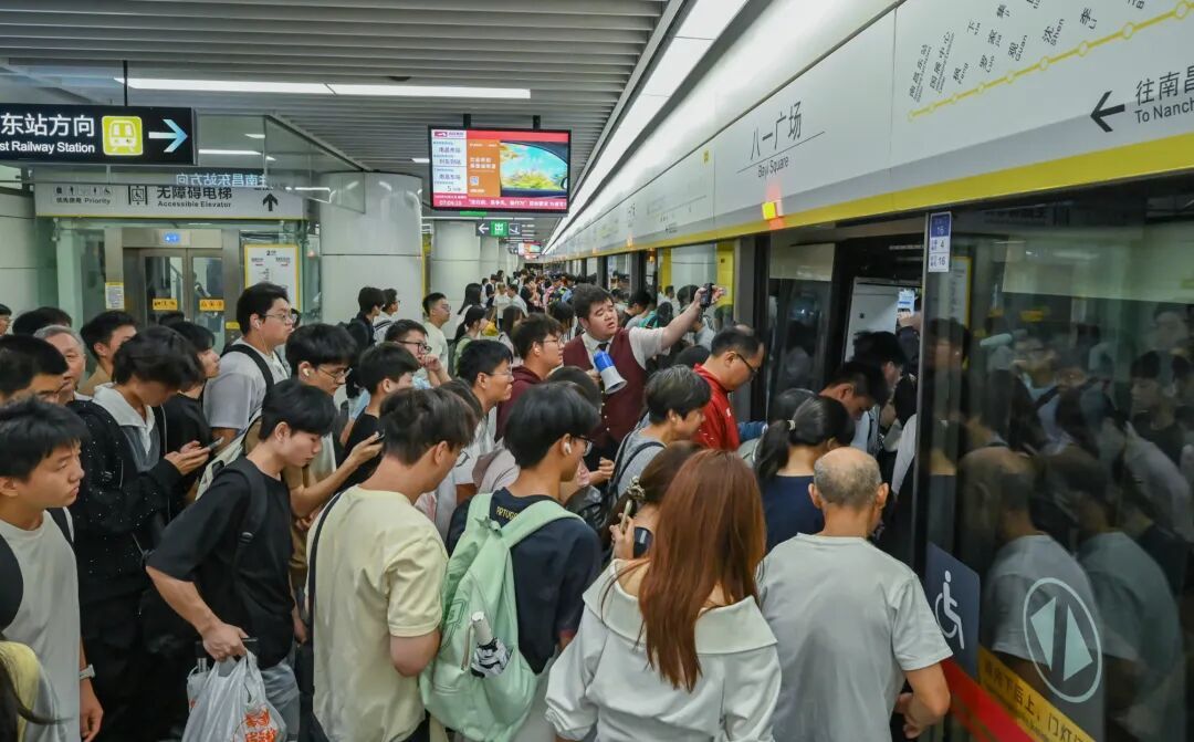 又破纪录了！国庆首日，南昌地铁客运量272.84万人次