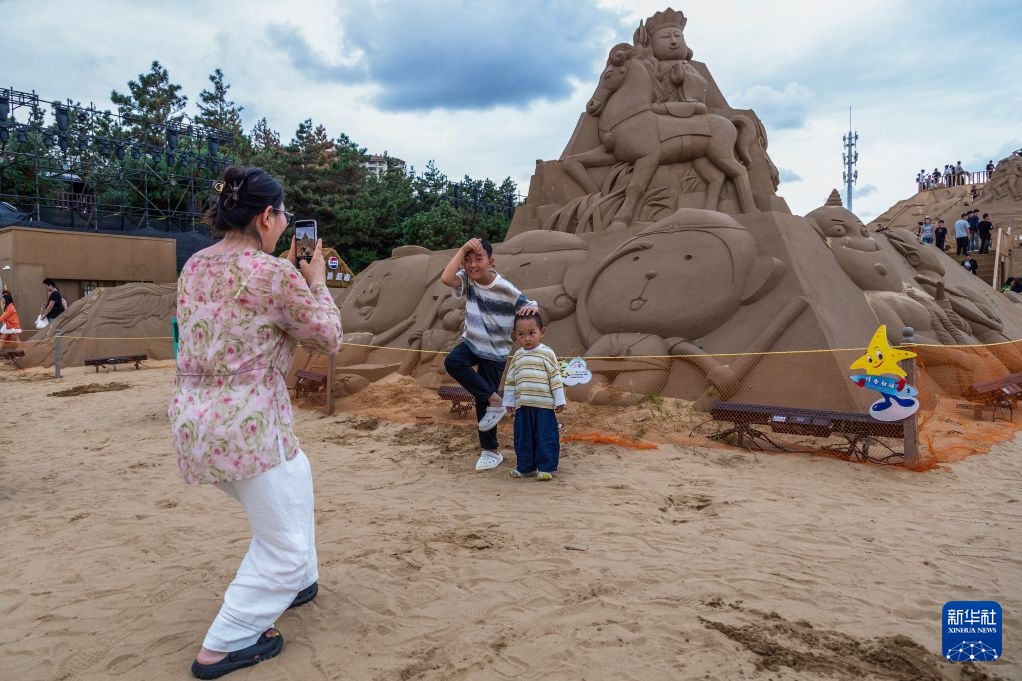 浙江舟山：碧海金沙引客来