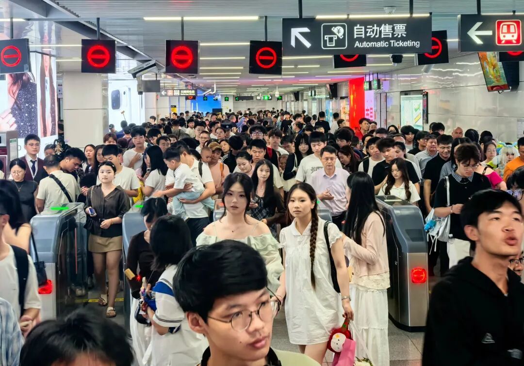 又破纪录了！国庆首日，南昌地铁客运量272.84万人次