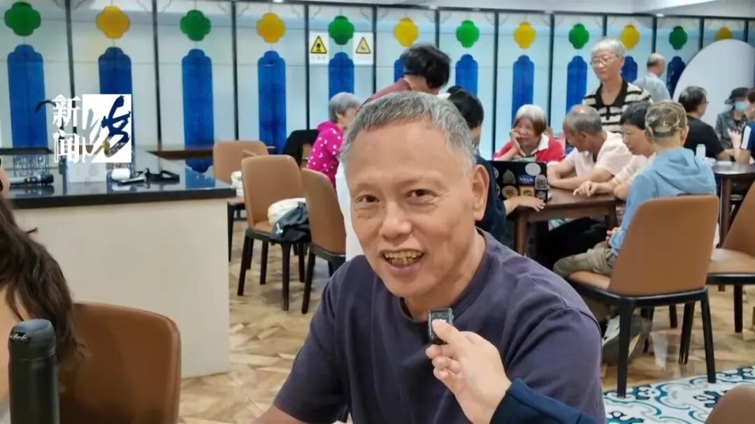 火了！上海这里被挤爆！阿姨爷叔争先恐后，就怕进不去…