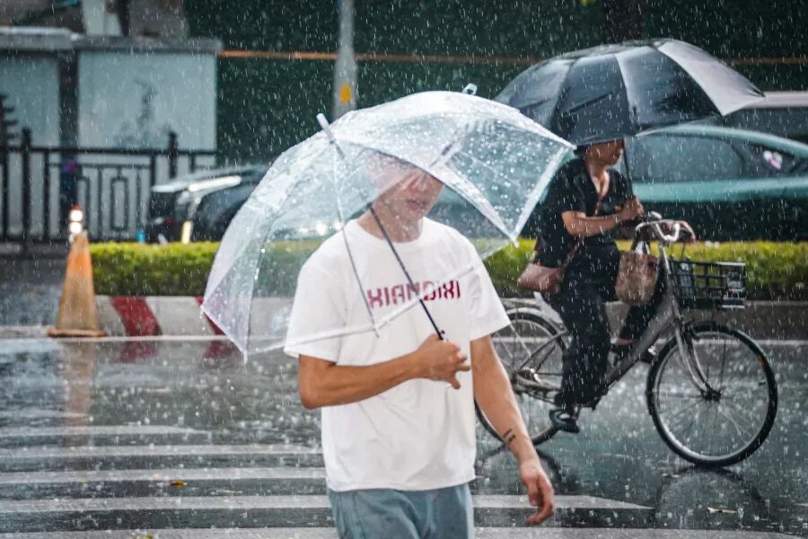 还有大雨暴雨，广州猛降至17°C！