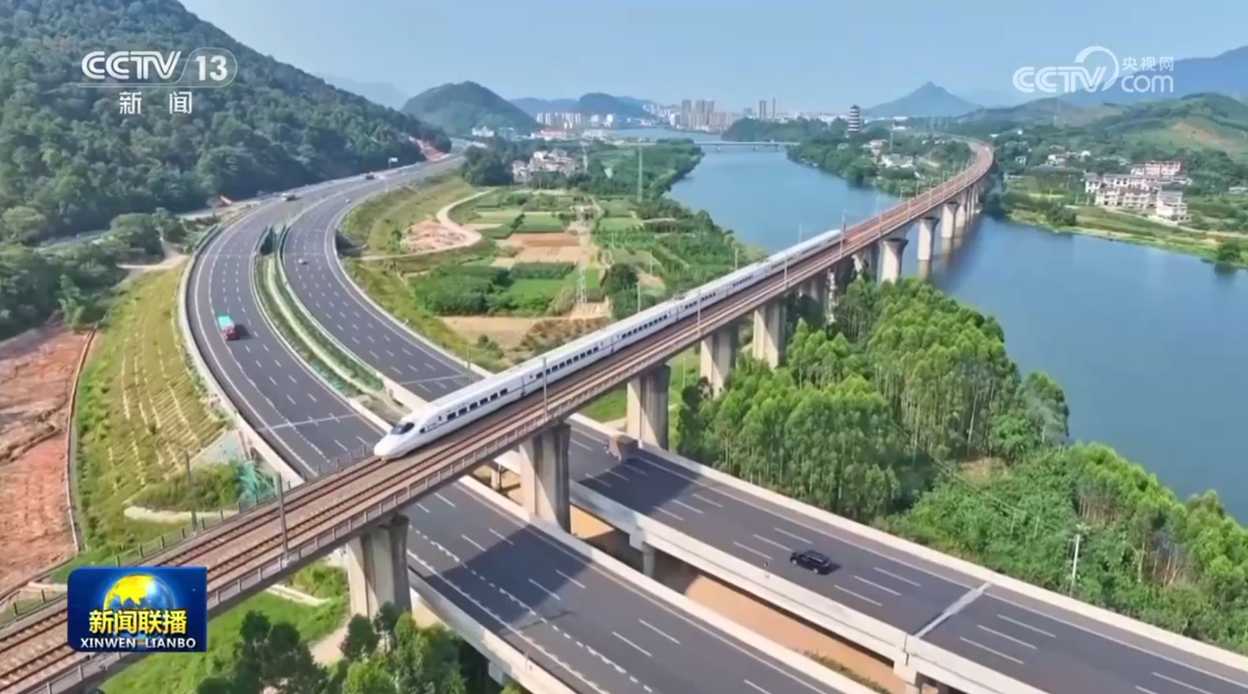 假期旅游线路升温 交通部门增加运力保障旅客出行 假期旅游线路升温 交通部门增加运力保障旅客出行