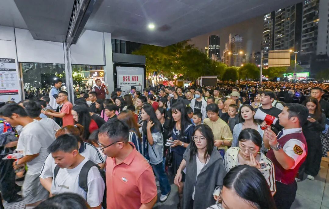 又破纪录了！国庆首日，南昌地铁客运量272.84万人次
