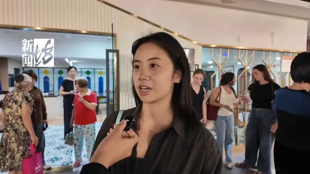 火了！上海这里被挤爆！阿姨爷叔争先恐后，就怕进不去…