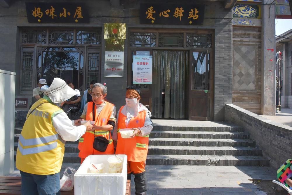 从暖“新”驿站到职业伤害保障 多方位守护新就业劳动者权益 从暖“新”驿站到职业伤害保障 多方位守护新就业劳动者权益
