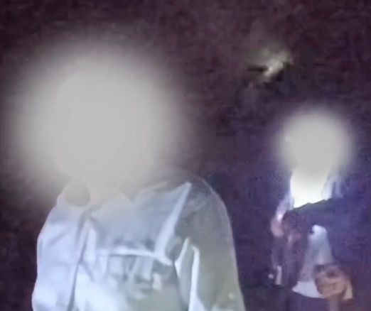 多人进山捡菌被困 民警消防员搜山3小时救回 多人进山捡菌被困 民警消防员搜山3小时救回