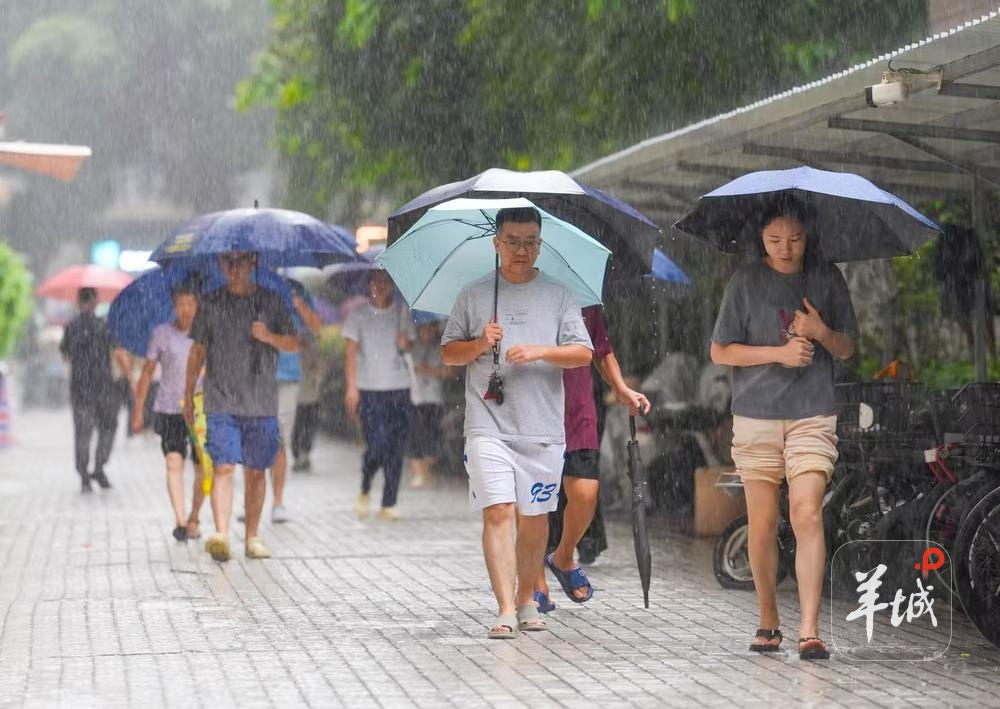 广东大部将降温3℃~5℃!新一股弱冷空气明天进入粤北,国庆假期余下时间天气预测→ 广东大部将降温3℃~5℃!新一股弱冷空气明天进入粤北,国庆假期余下时间天气预测→