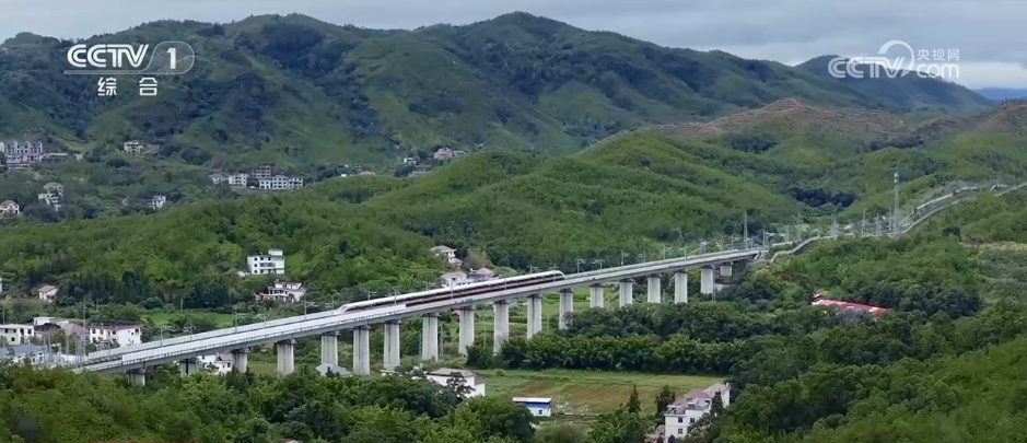 “十一”长假出行需求集中释放 交通运输部门“多点发力”加强服务保障 “十一”长假出行需求集中释放 交通运输部门“多点发力”加强服务保障