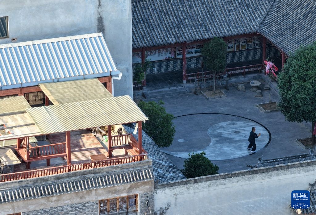 文化中国行·传统村落影像志丨一招太极半生客 扎根古村做乡人 文化中国行·传统村落影像志丨一招太极半生客 扎根古村做乡人