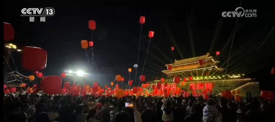 骑骆驼、赏烟花、“邂逅”新米节 各地文旅市场热度持续攀升 游客乐享假期
