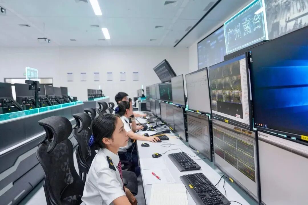 广州南站冲上热搜！网友：“把高铁当地铁开”