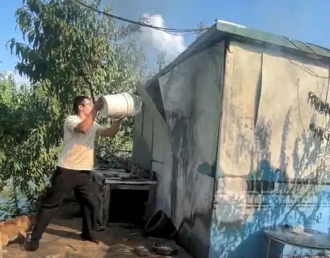 上海消防员休假途中遇火情,第一时间冲上前,上演“教科书式”处置! 上海消防员休假途中遇火情,第一时间冲上前,上演“教科书式”处置!