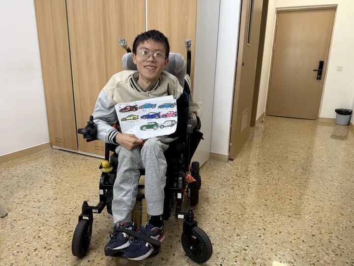 只有双手和颈部以上能活动,他凭591分考入山西大学!如今定下新目标 只有双手和颈部以上能活动,他凭591分考入山西大学!如今定下新目标