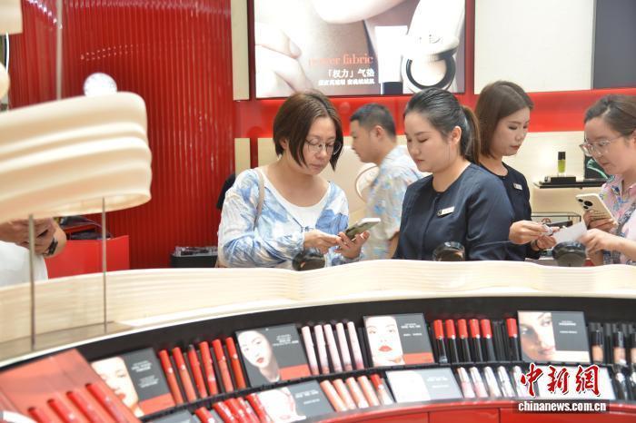 三亚离岛免税购物“宠粉”国庆假期前三天销售额同比增长超13%