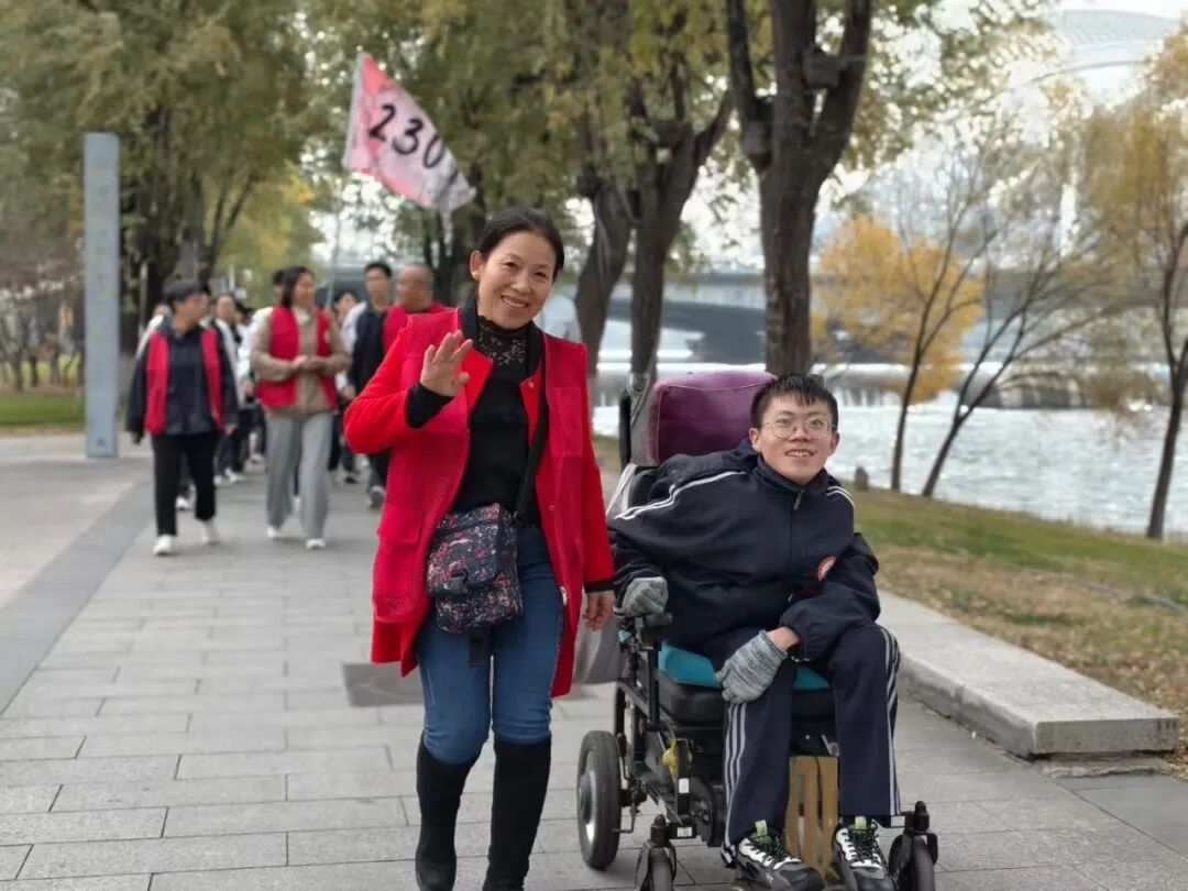 只有双手和颈部以上能活动,他凭591分考入山西大学!如今定下新目标 只有双手和颈部以上能活动,他凭591分考入山西大学!如今定下新目标
