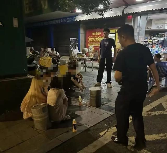你的车可能被“气垫”撑开缝隙!石鼓警方破获盗窃车内财物案 你的车可能被“气垫”撑开缝隙!石鼓警方破获盗窃车内财物案