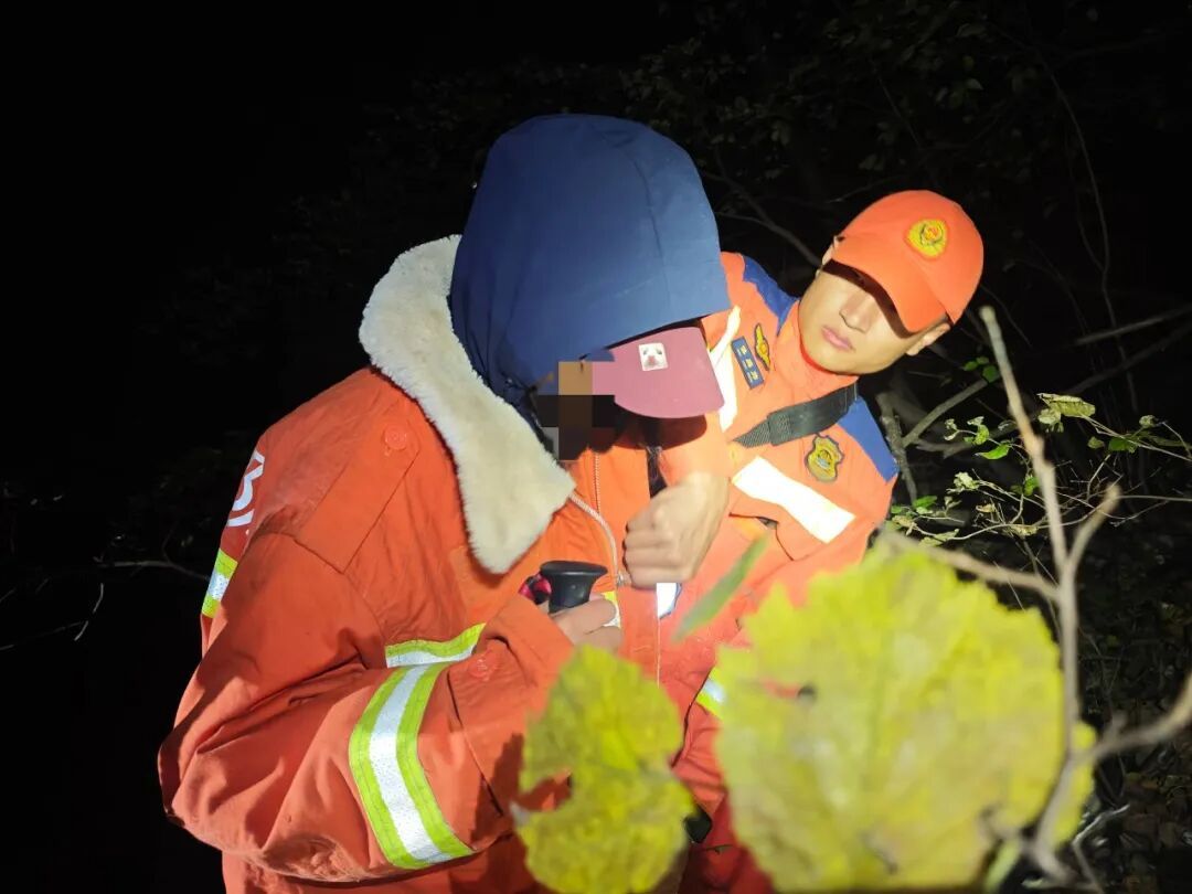 一家三口徒步“老龙窝”迷路被困 门头沟消防连夜成功营救 一家三口徒步“老龙窝”迷路被困 门头沟消防连夜成功营救
