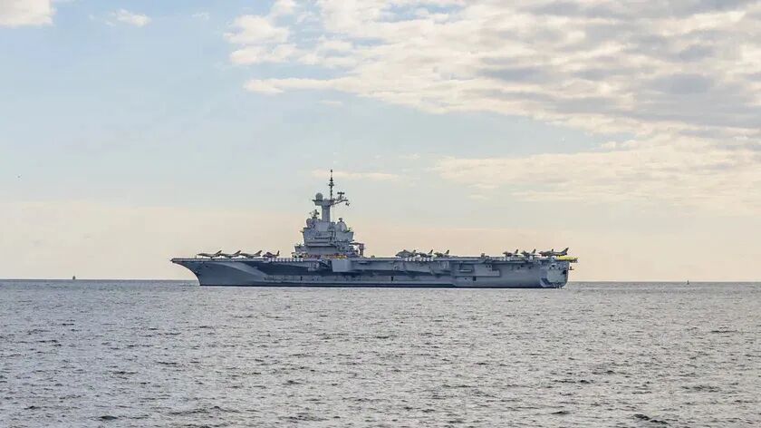 法国海军:停泊在基地的“戴高乐”号核动力航空母舰发生火灾 法国海军:停泊在基地的“戴高乐”号核动力航空母舰发生火灾