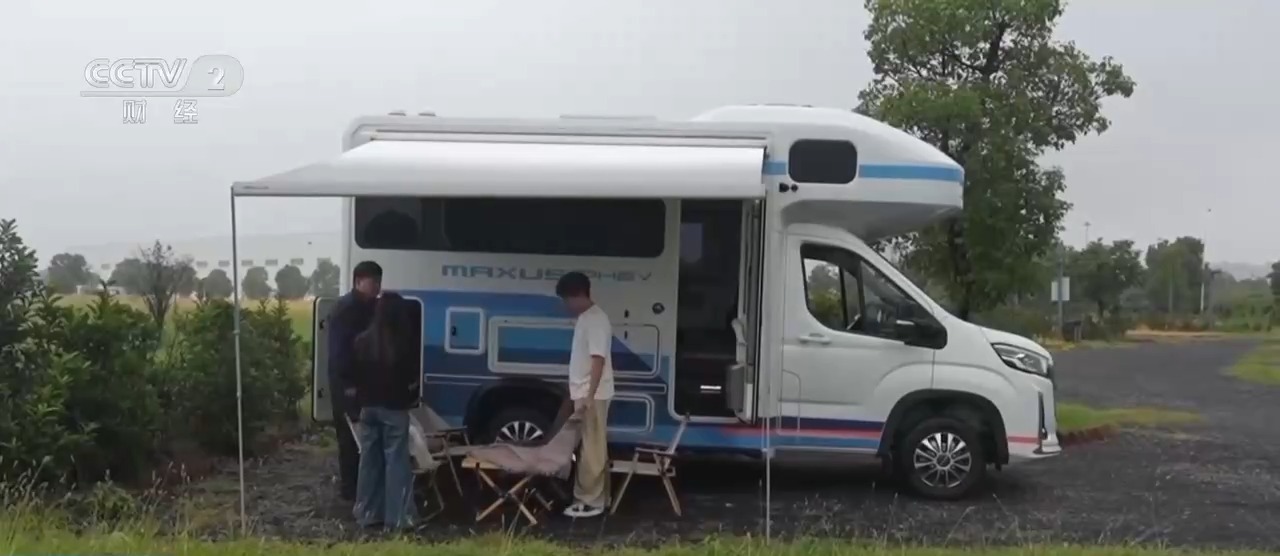 年轻人爱上房车旅行！国庆假期房车消费迎来新变化