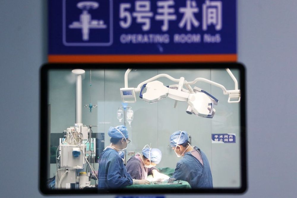 假日里，那些不曾停歇的身影