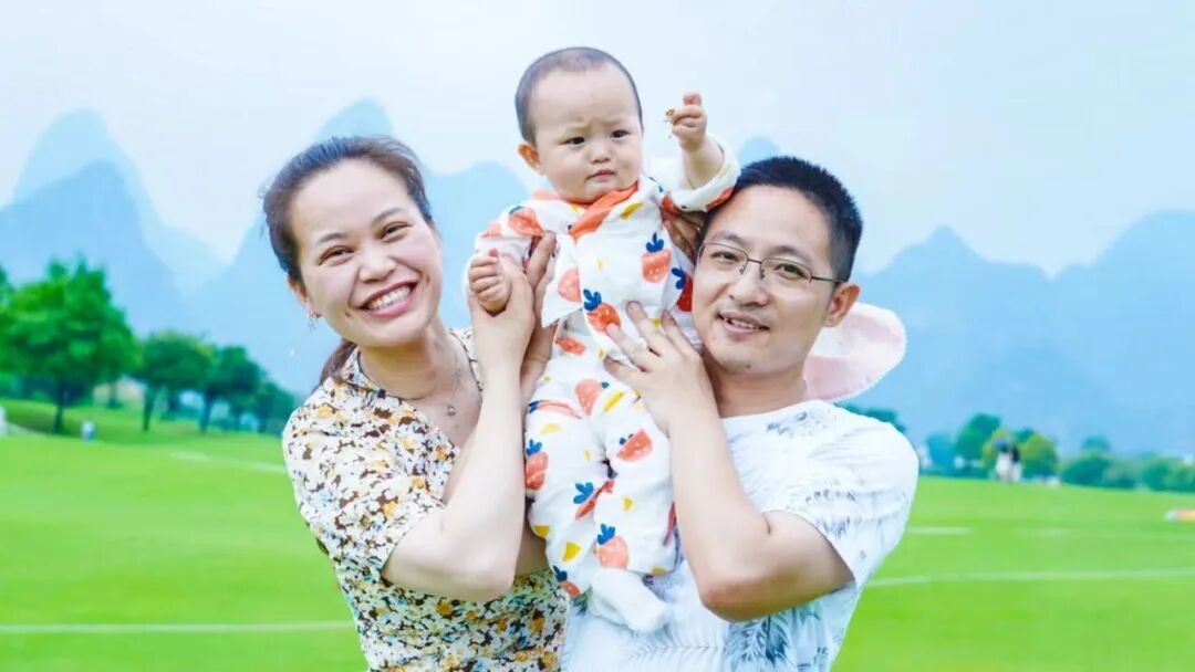 少校飞行员嫁给陆航上尉！战友：怎么追到的？