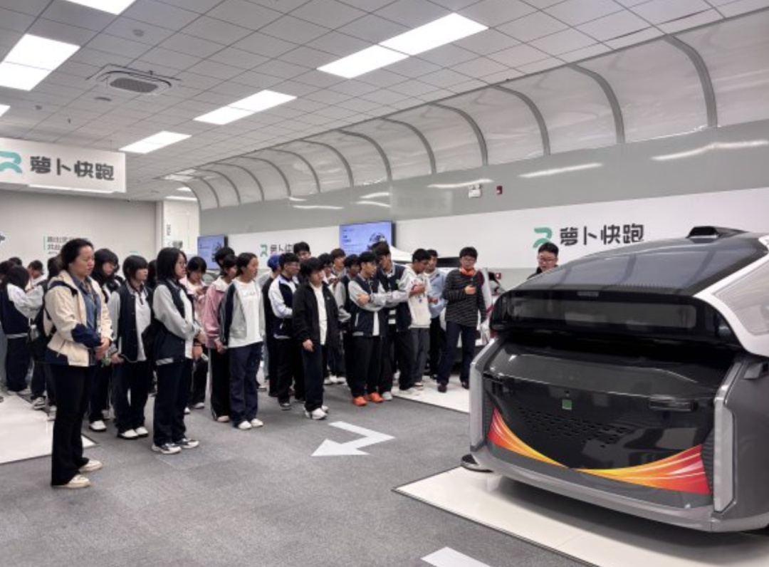 武汉这里一天涌入2万人！很多人带着孩子直奔过来，“感觉太酷了”