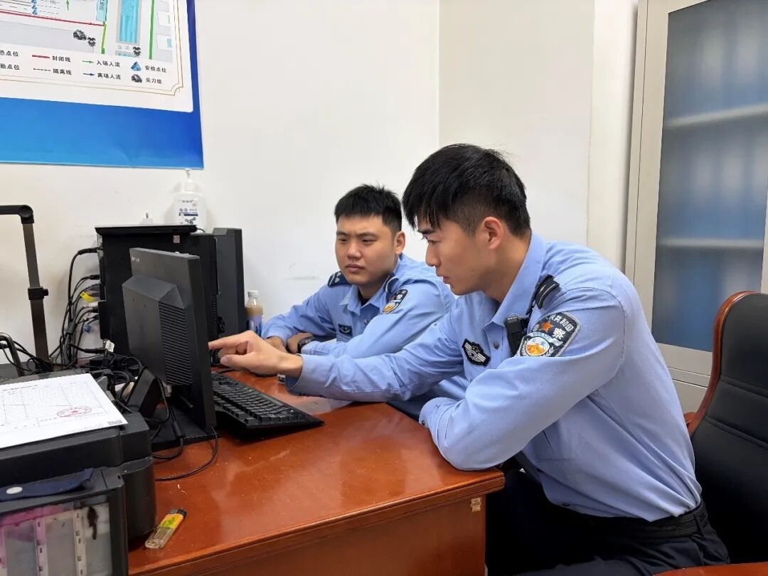 惊险 | 30秒，包丢了，游客急哭了！没点“帧”功夫，还真不行！