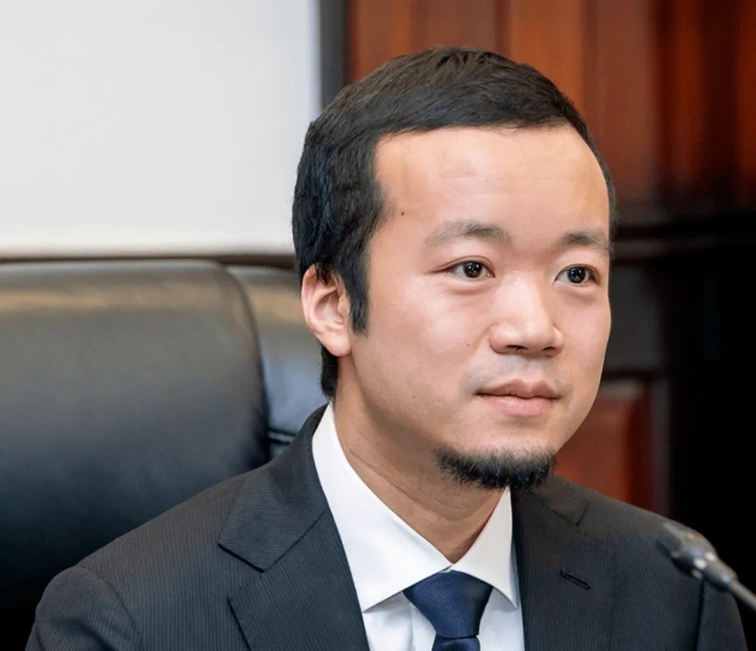 柬埔寨太子集团头目陈志（出生于福建，后放弃中国国籍），押解回国现场画面公开