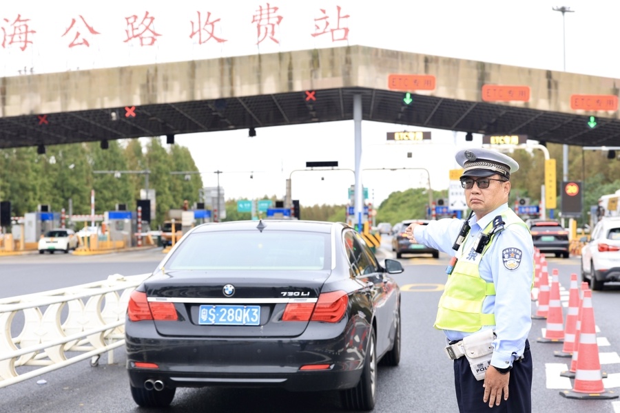 国庆返沪高峰到来,长假最后一天虹桥枢纽将迎44.3万客流 国庆返沪高峰到来,长假最后一天虹桥枢纽将迎44.3万客流