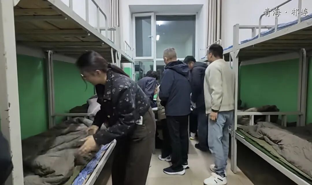为游客铺床的文旅局长,回应争议 为游客铺床的文旅局长,回应争议