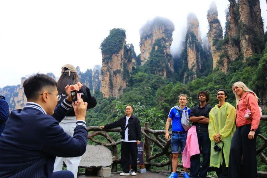 入境游、“奔县游”和夜经济，给这个国庆假期带来什么？